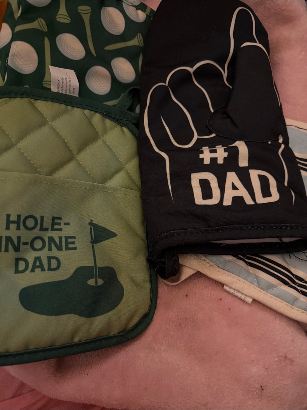 Golf 'Hole-In-One Dad' and '#1 Dad' Oven Mitts - Green & Black
